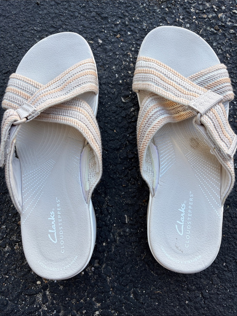Clarks Cloudsteppers Size 7.5 Women's Light Beige Striped Sandals
